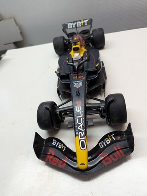 Minichamps 1:18 Max Verstappen Red Bull RB18 1st Abu Dhabi GP 2022