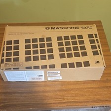 Native Instruments Maschine Mikro Sampler/Sequencer, 16 Pads, Black/White