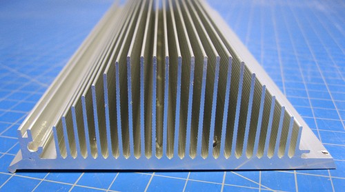 Extruded Aluminum Heatsink 124mm x 325mm x 43mm for Project or LED Application - Picture 3 of 4