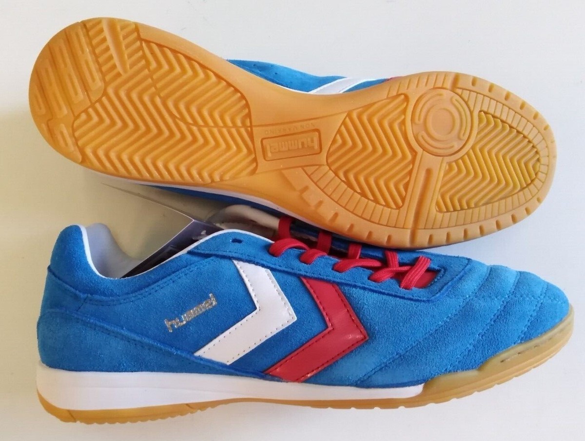 Hallenschuhe mit heller, gerader Sohle