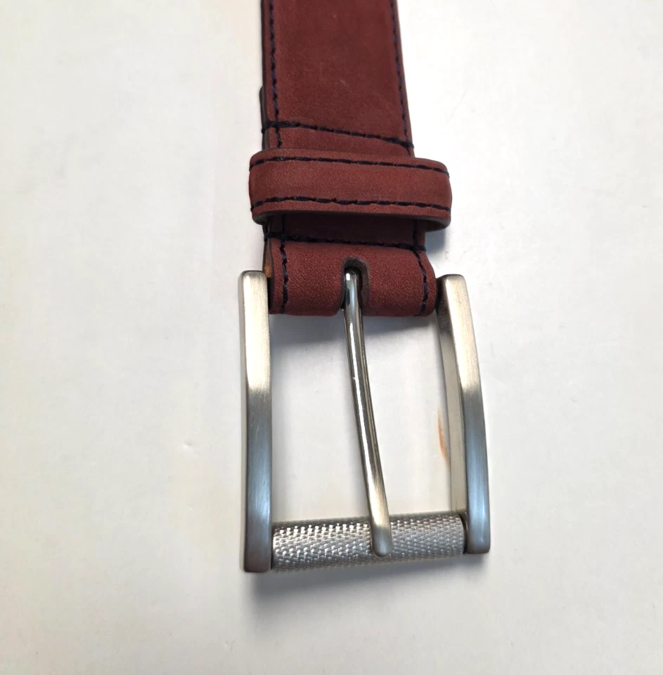 Nuevo $98 Robert Graham CUERO DE GAMUZA Cinturón Para Hombre 34 MEDIANO Rojo LAUREL Hebilla de Metal Foto 2 de 4