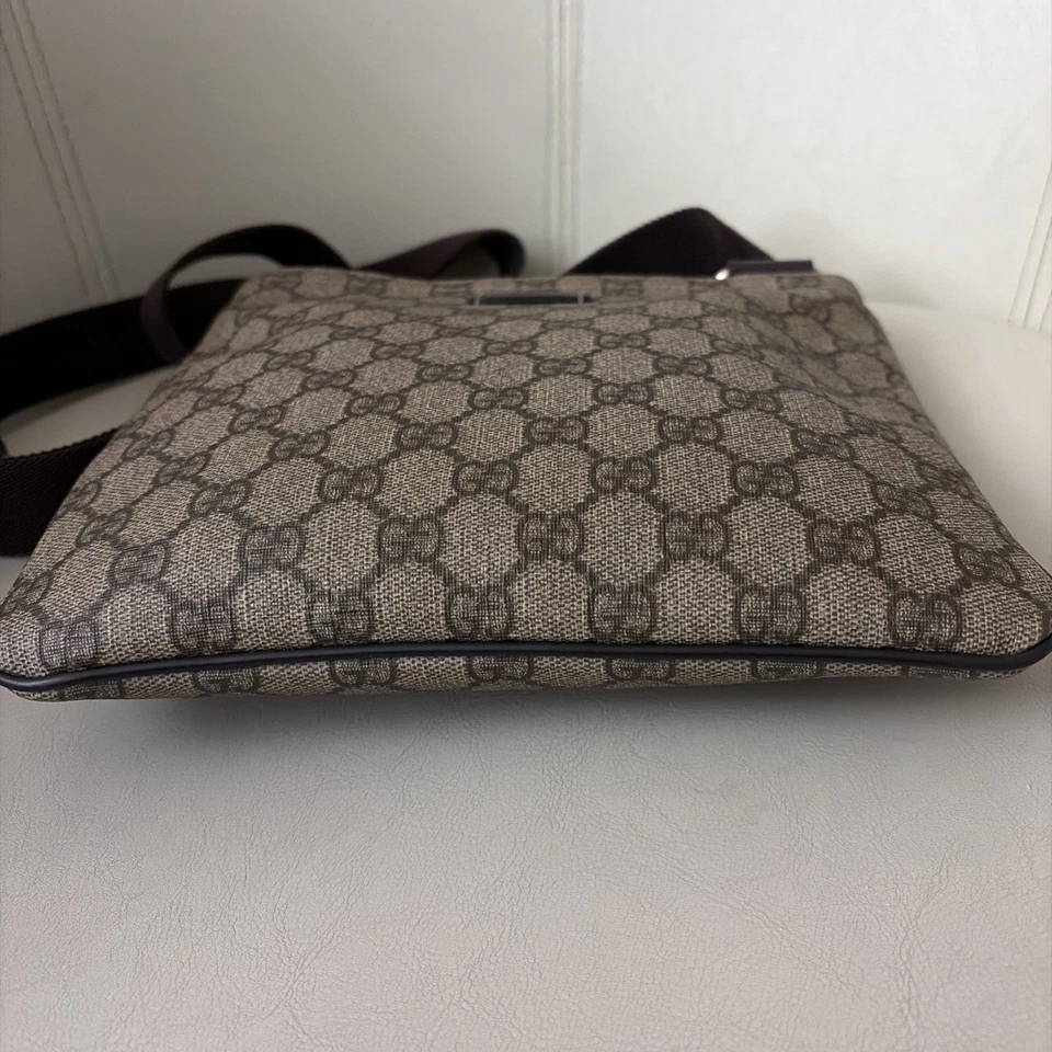 Auténtico mensajero plano GG Supreme usado Foto 4 de 4