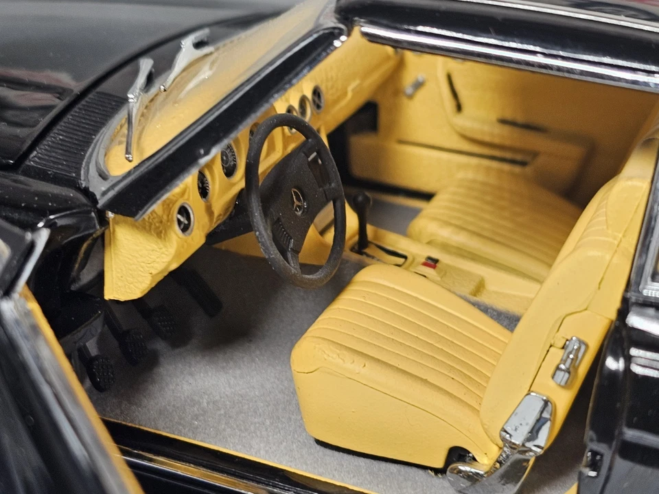 SunStar 1:18 Mercedes-Benz 350 SL - Image 4 of 4