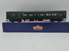 #6104 Bachmann 34-504A Bulleid 63ft corridor/open brake 2nd coach in BR(SR) .