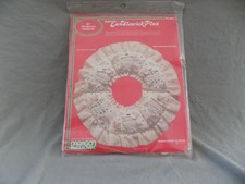 Paragon CANDLEWICK PLUS Christmas Holly Wreath Kit 20" round KIT New 9849