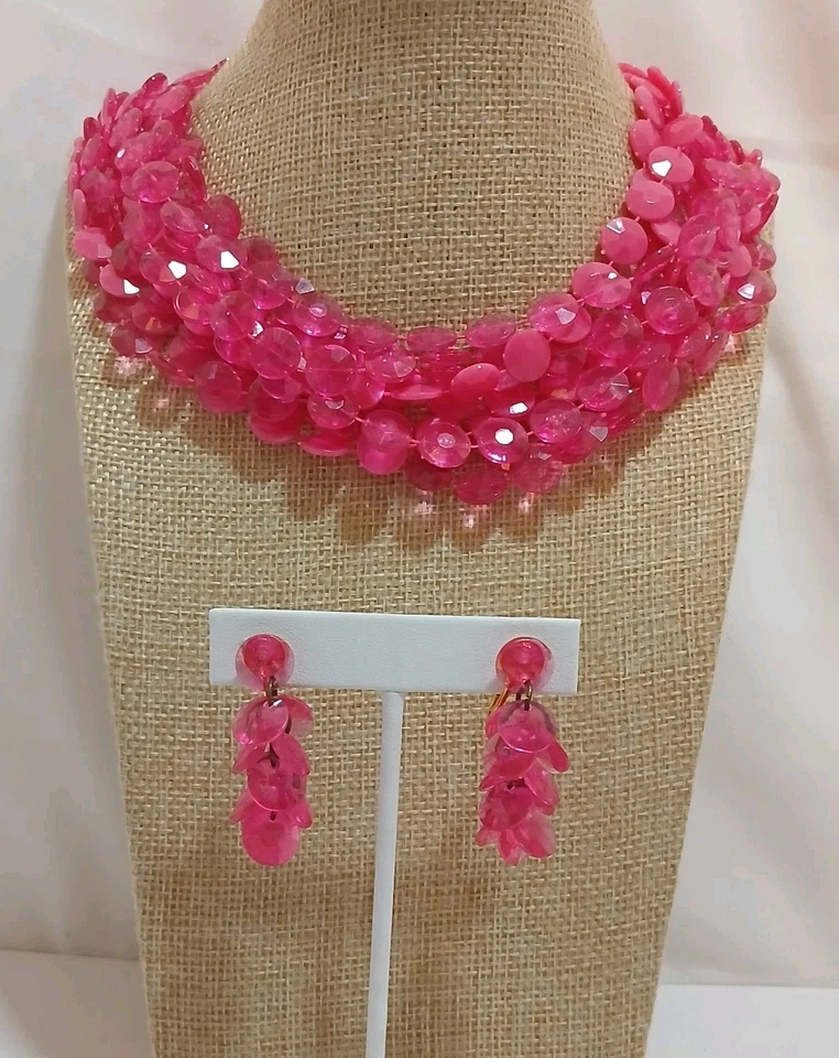 Pendientes colgantes de clip vintage largos rosa lucite con cuentas a juego  Foto 2 de 4