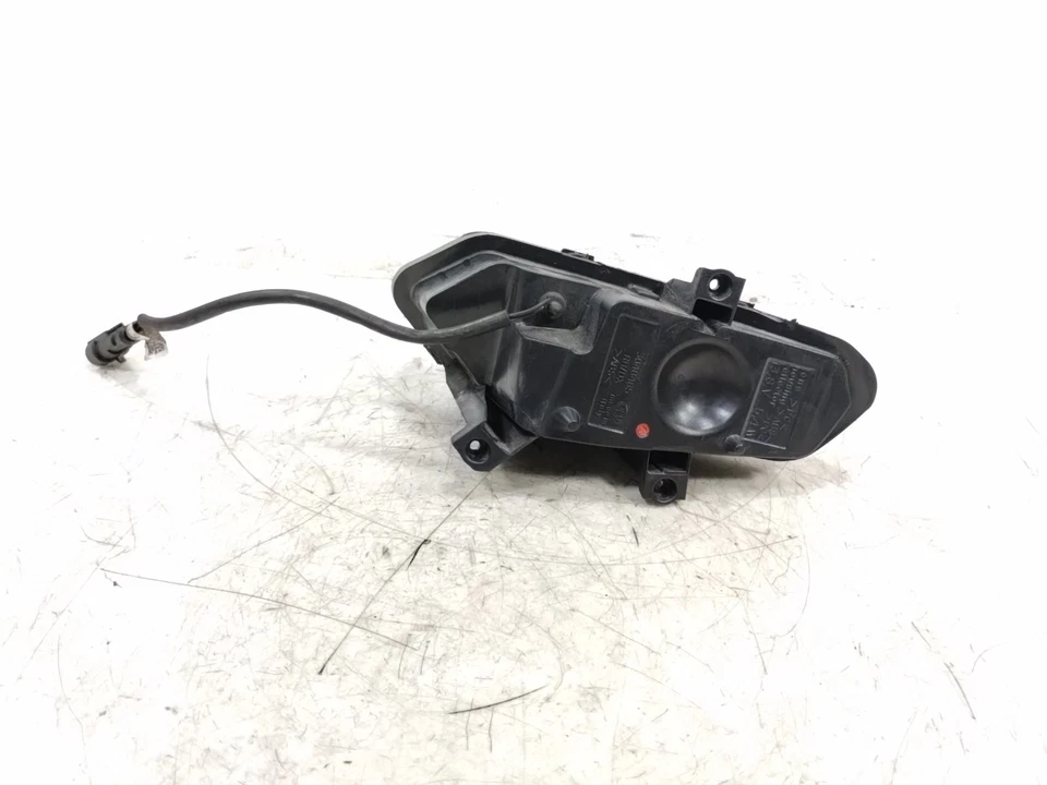 2011 Can-Am Spyder RT 990 Front Right Turn Signal Indicator Light 2007292 - Image 4 of 4