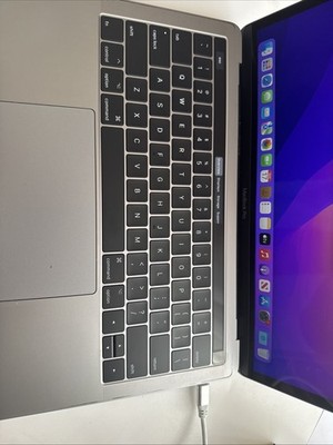 MacBook Pro 13-inch, 2017, Four Thunderbolt 3 Ports Laptop