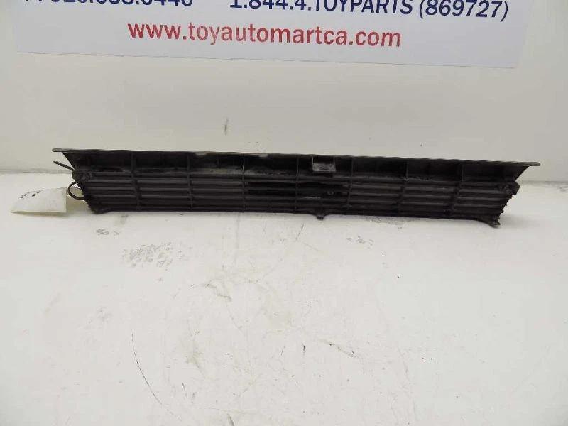 88-92 TOYOTA COROLLA DX GRILLE WITH EMBLEM - Image 3 of 4