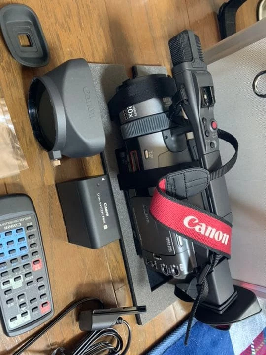 Canon DM-XV2 MiniDV Camcorder 3CCD 18x Zoom Optical Stabilizer SD Tested Rare - Image 3 of 4