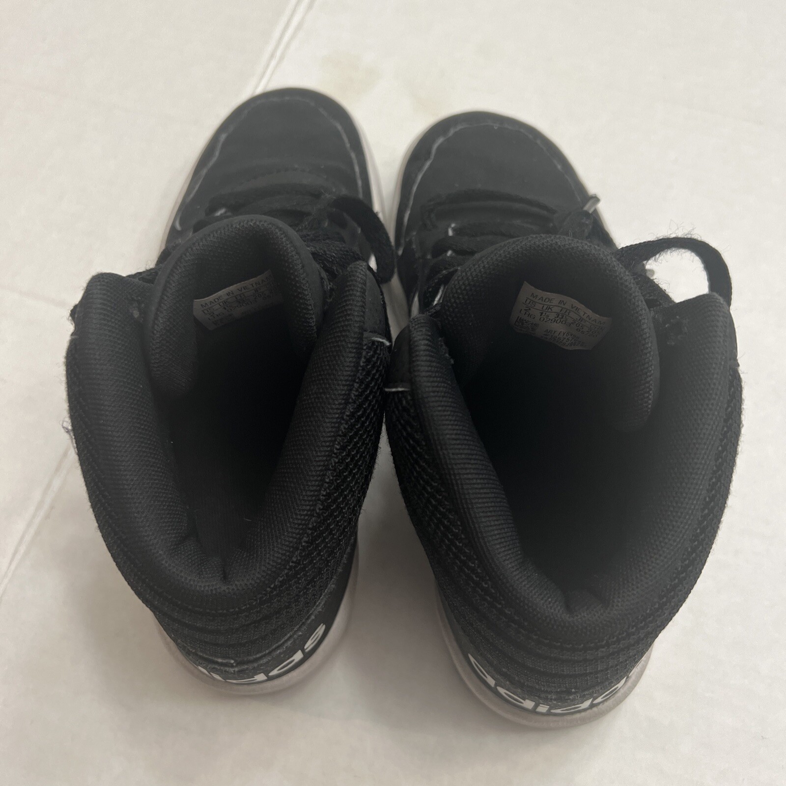 SAOLA Scarpe da corsa Adidas Kids Hoops 2 FY6468 nere sneakers taglia 2 US Basketball Mid