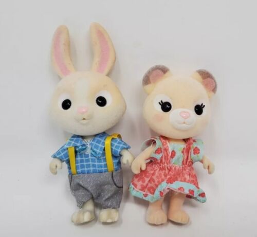 Honey Bee Acres Figures Male Rabbit & Female Bear - Picture 1 of 9