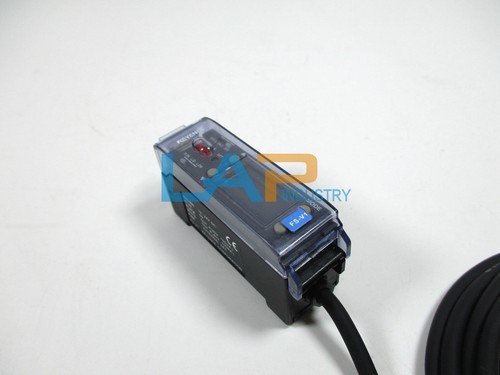 New in box KEYENCE Photoelectric Fiber Amplifier Sensor FS-V1 - Picture 2 of 6