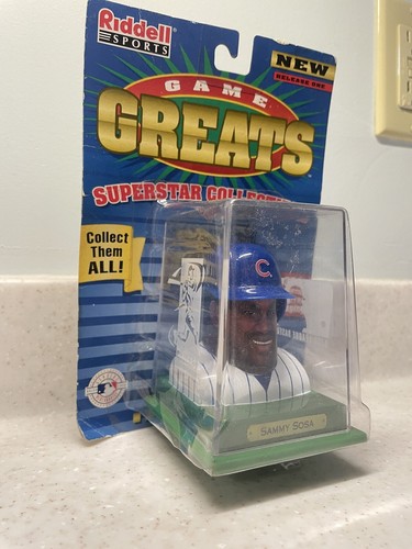 Sealed 1998 Riddell Game Greats Sammy Sosa MLB Chicago Cubs New Vintage Helmet - Picture 3 of 4