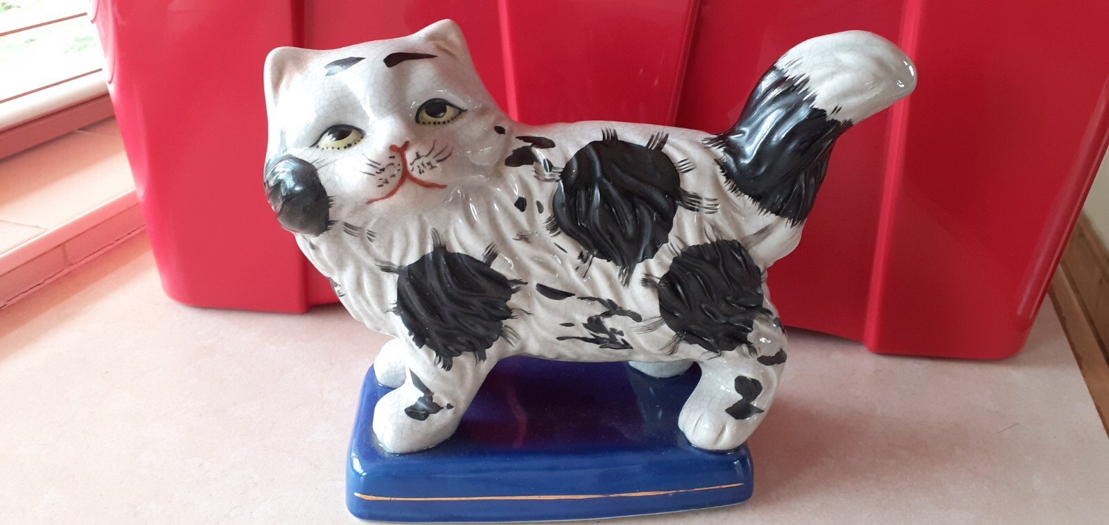 Ceramic Cat Figurine...7.5ins x 4ins x 9ins.... Staffordshire Style as NO name