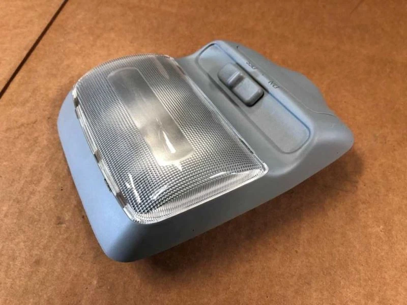 06 三菱 Fuso 4.9L 柴油二手内部头顶控制台圆顶灯 — 第 2/4 张图片