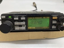 ICOM IC-38 430MHz FM TRANSCEIVER Black Ham Radio from Japan with Accessories