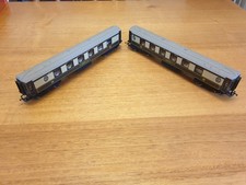2 x Hornby OO R223 Pullman First Class Coaches: Ursula and Sheila