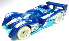 2018 HOT WHEELS HW GLOW WHEELS 24 OURS #24 BLUE DIECAST 2 3/4" RACE CAR W/ WHITE