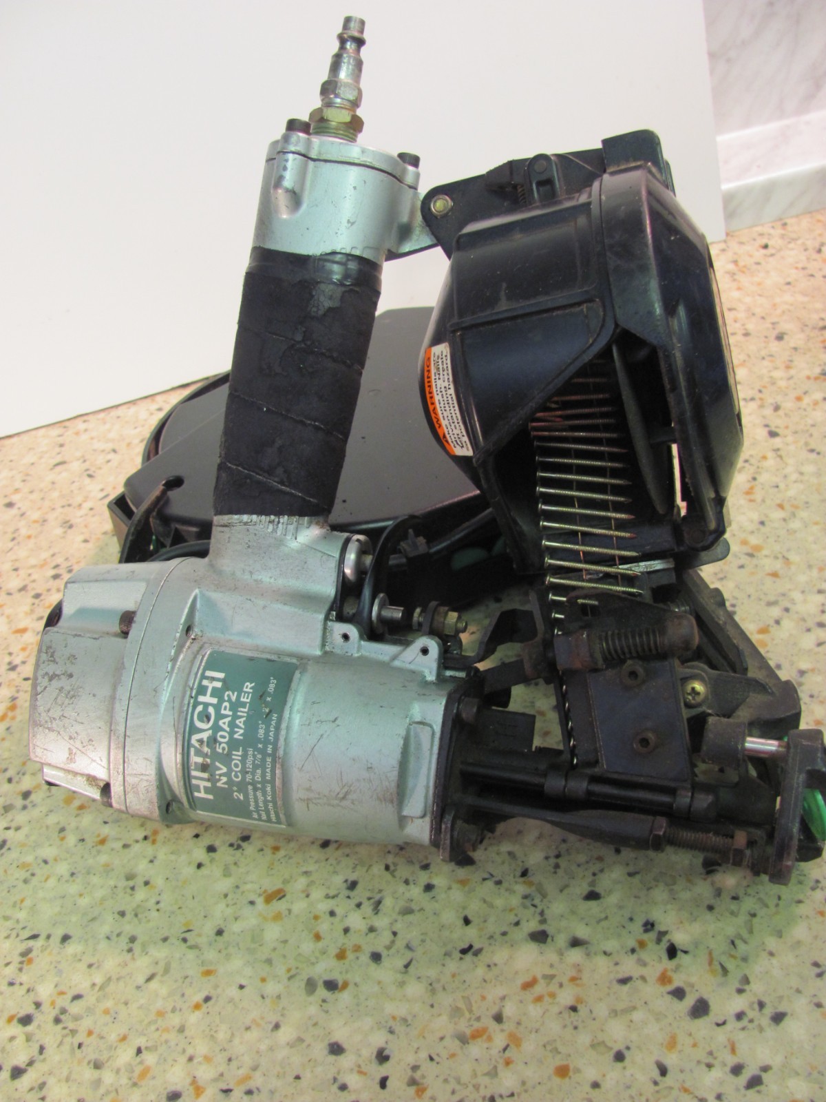 Hitachi NV50AP3 2&rdquo; Coil Nailer Gun With Plasti-Tacker Plus