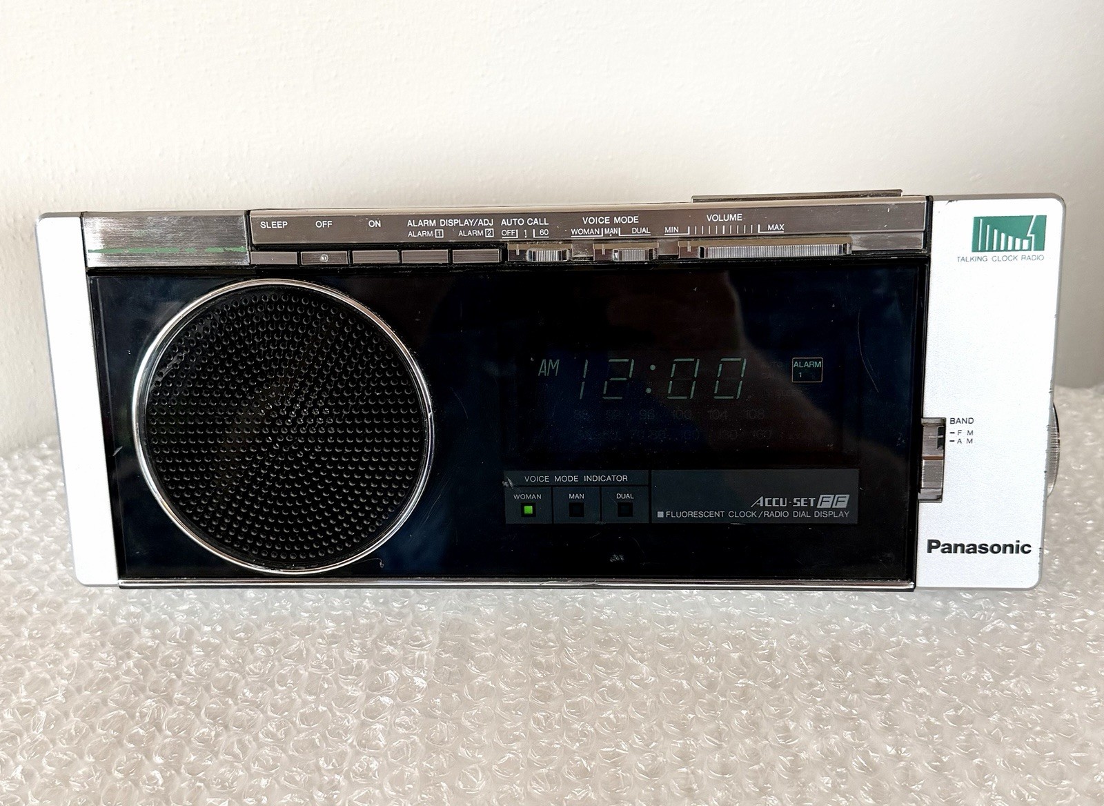 Vintage 1980s Panasonic RC-6810 TALKING ALARM CLOCK RADIO AM/FM Digital TESTED