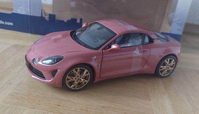 Alpine A110 2017  Modellauto 1:18 Solido, OVP, Pure Color