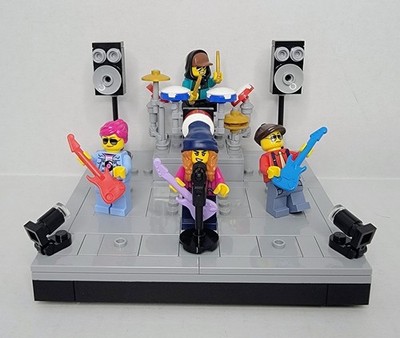 LEGO  Rock Band 4 NEW Minifigures w/Concert Stage Drum Set Speakers Intruments