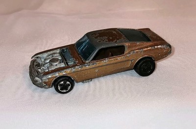 Hot Wheels Redline Custom Mustang Gold 1967 Hong Kong 