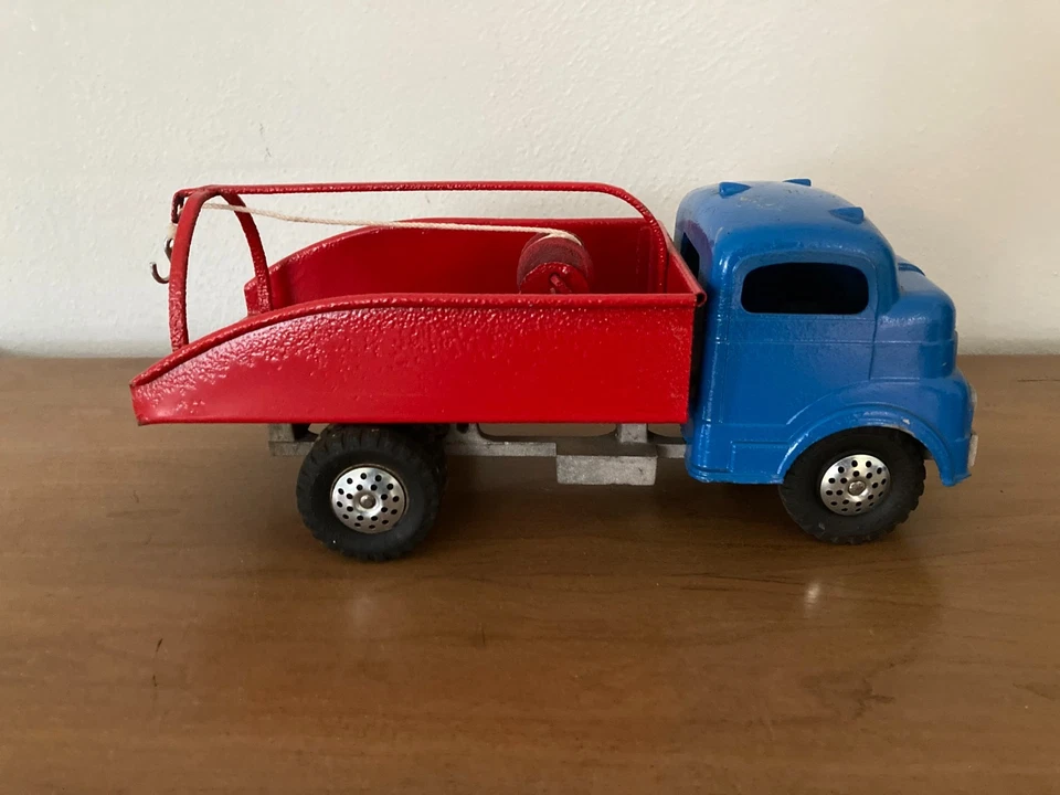 Vintage 1950's Structo Toys Toyland Garage X-37 Tow Truck Toy Pressed Steel - Image 4 of 4