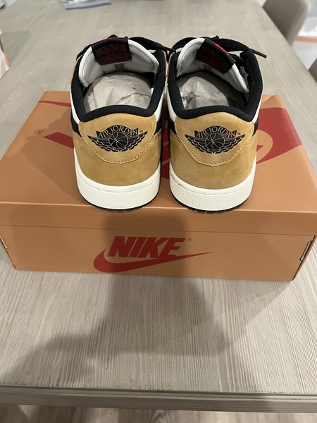 Air Jordan 1 Low OG Rookie of the Year Talla 10 4
