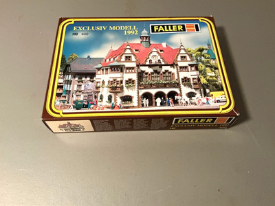 Faller 400 Exclusiv Modell 1992 City Hall HO Scale