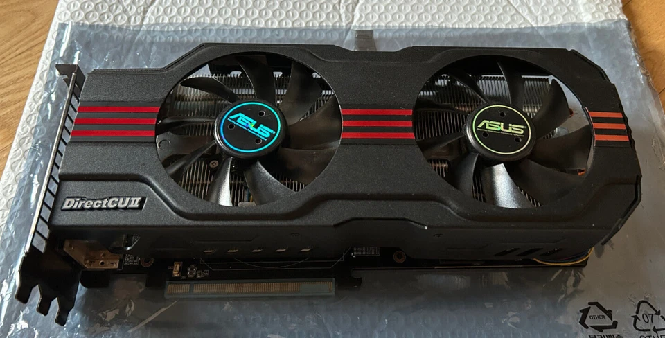 [Refurbished] ASUS GeForce GTX570 DirectCU II 1.25GB GDDR5 PCI-E Graphics Card - Image 2 of 4