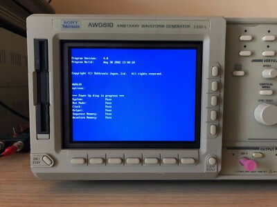Tektronix AWG610 Arbitrary/Function Generator, 0.1 Hz - 260 MHz, +option FG.