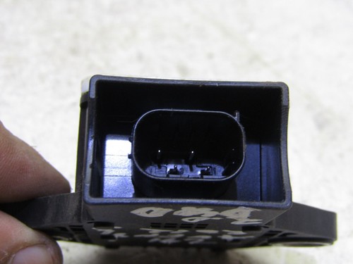 TOYOTA AVENSIS 2009-2014 MODULO SENSORE FREQUENZA YAW 89183-05030 - XBMD0162 - Foto 3 di 4