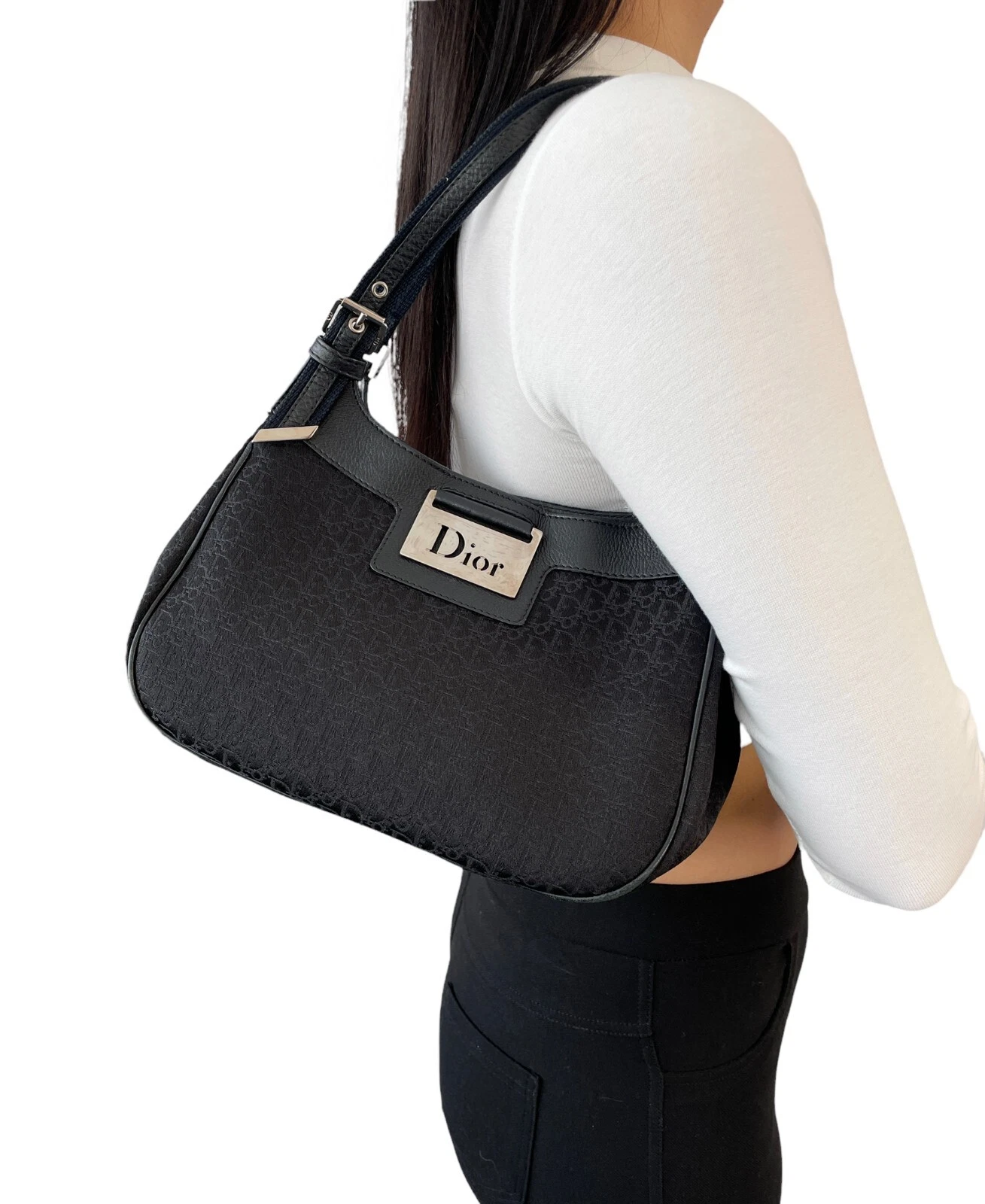 Sac bandoulière Christian Dior vintage 2006 trotteur monogramme street chic noir