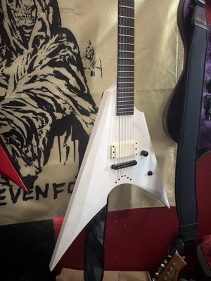 Esp ltd arrow white metal