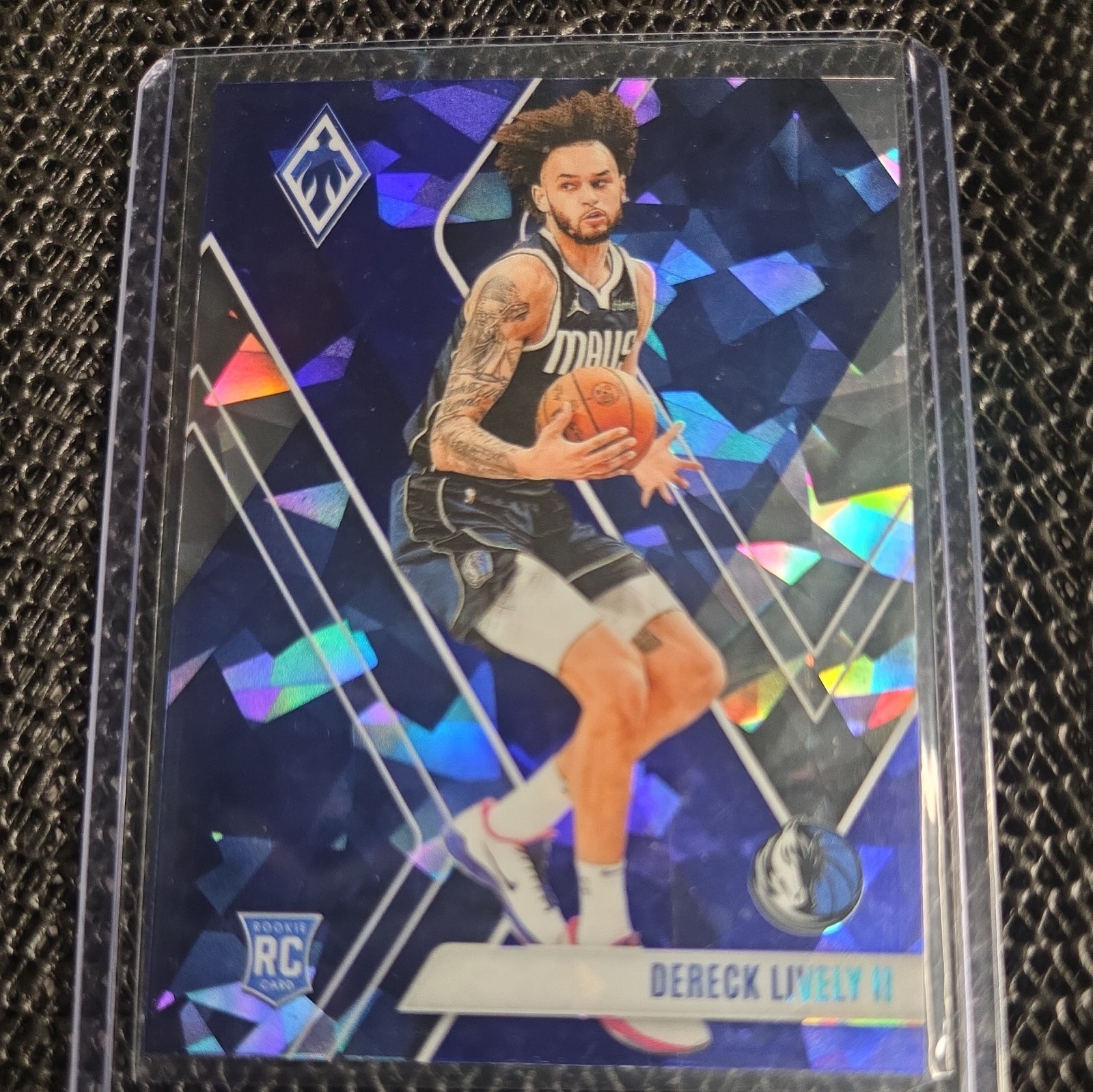 2023-24 Panini Phoenix - Rookies Dereck Lively #290 Blue Ice (RC)