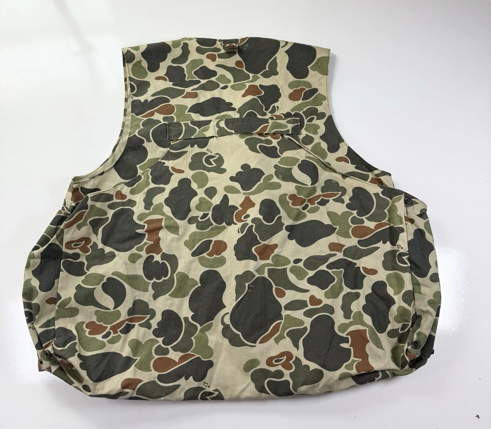 10X Camo Hunting Vest Mens Large 42-44 outdoor gear utility pockets Full Zip USA - Image 2 of 4