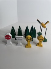 Brio/thomas Lot Of 16 RAILROAD CROSSING STREET SIGNS TREES Lamp Posts