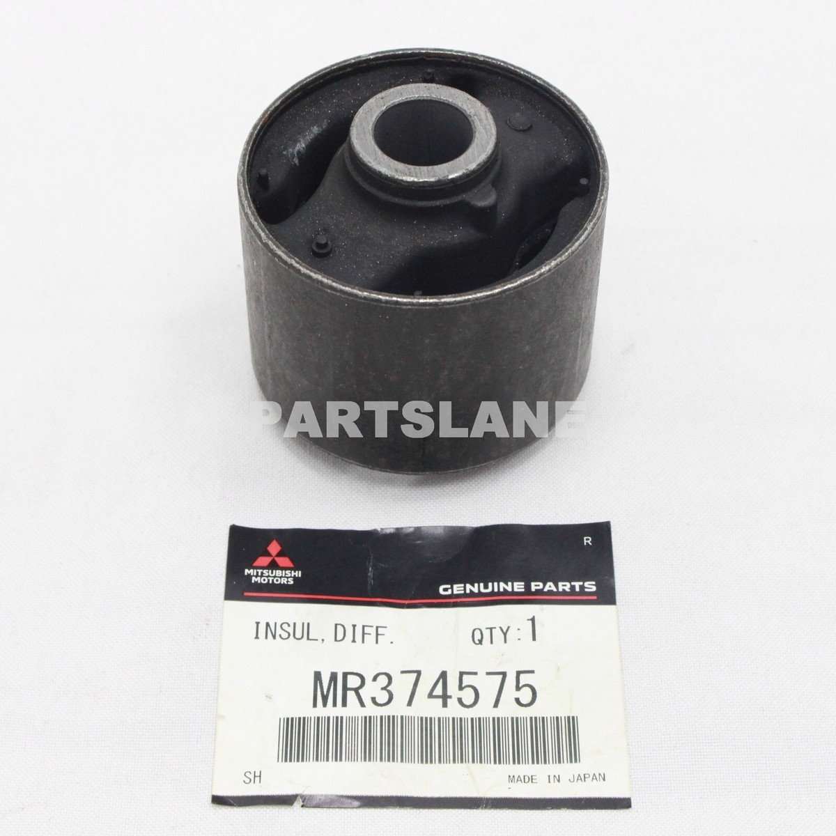 Mitsubishi Montero 2001-2006 OEM Front Differential Mounting