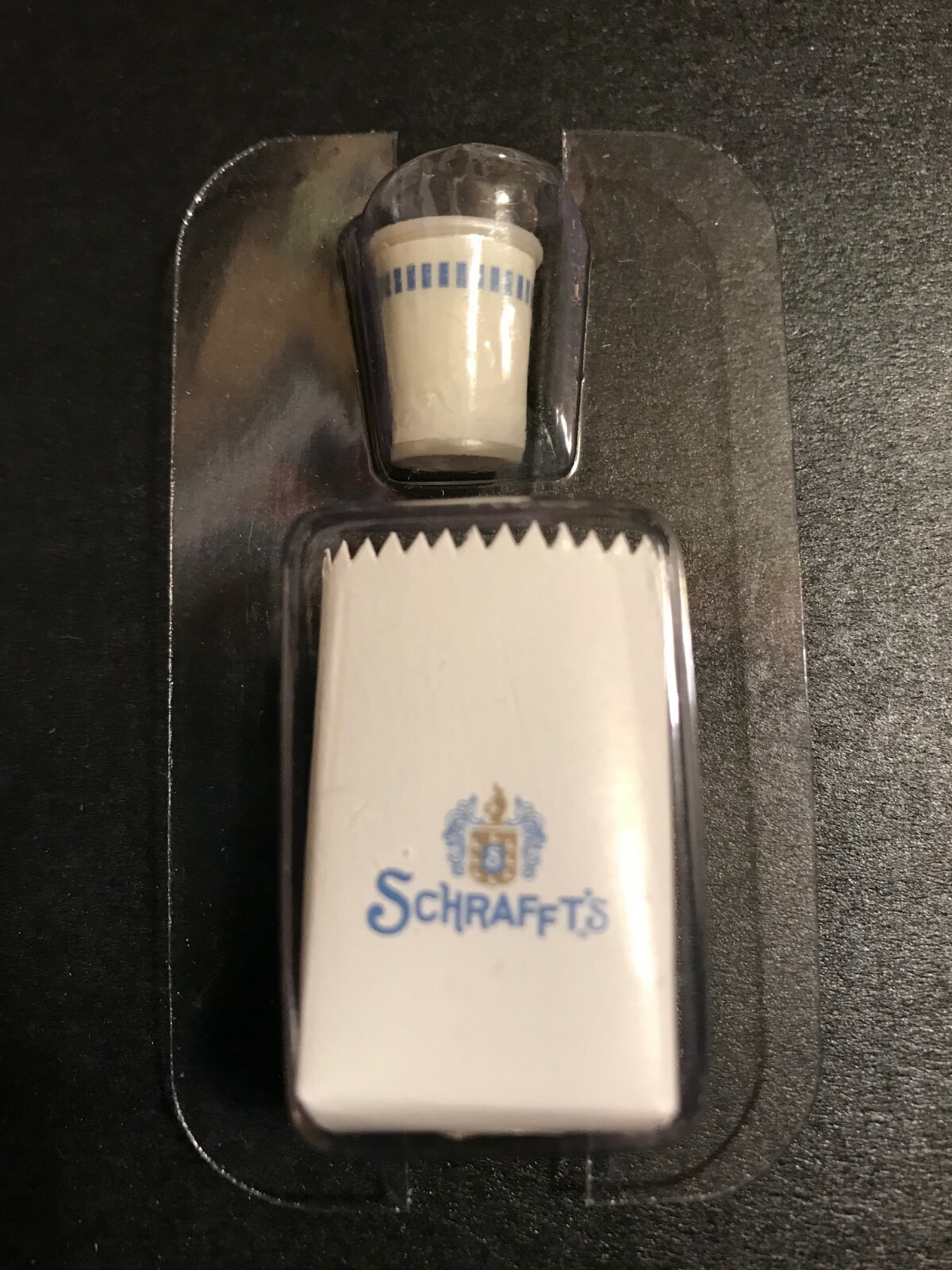 Breakfast at Tiffany's Givenchy Audrey Hepburn Doll Barbie Fashion Tiara Cup thumbnail 5