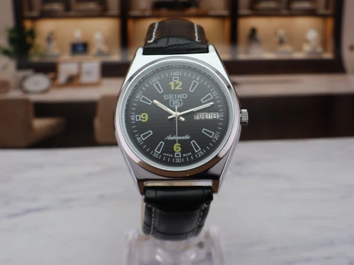 Vintage Seiko 5 Automatic Day- Date  Japan 6309A  Men's Wrist Watch
