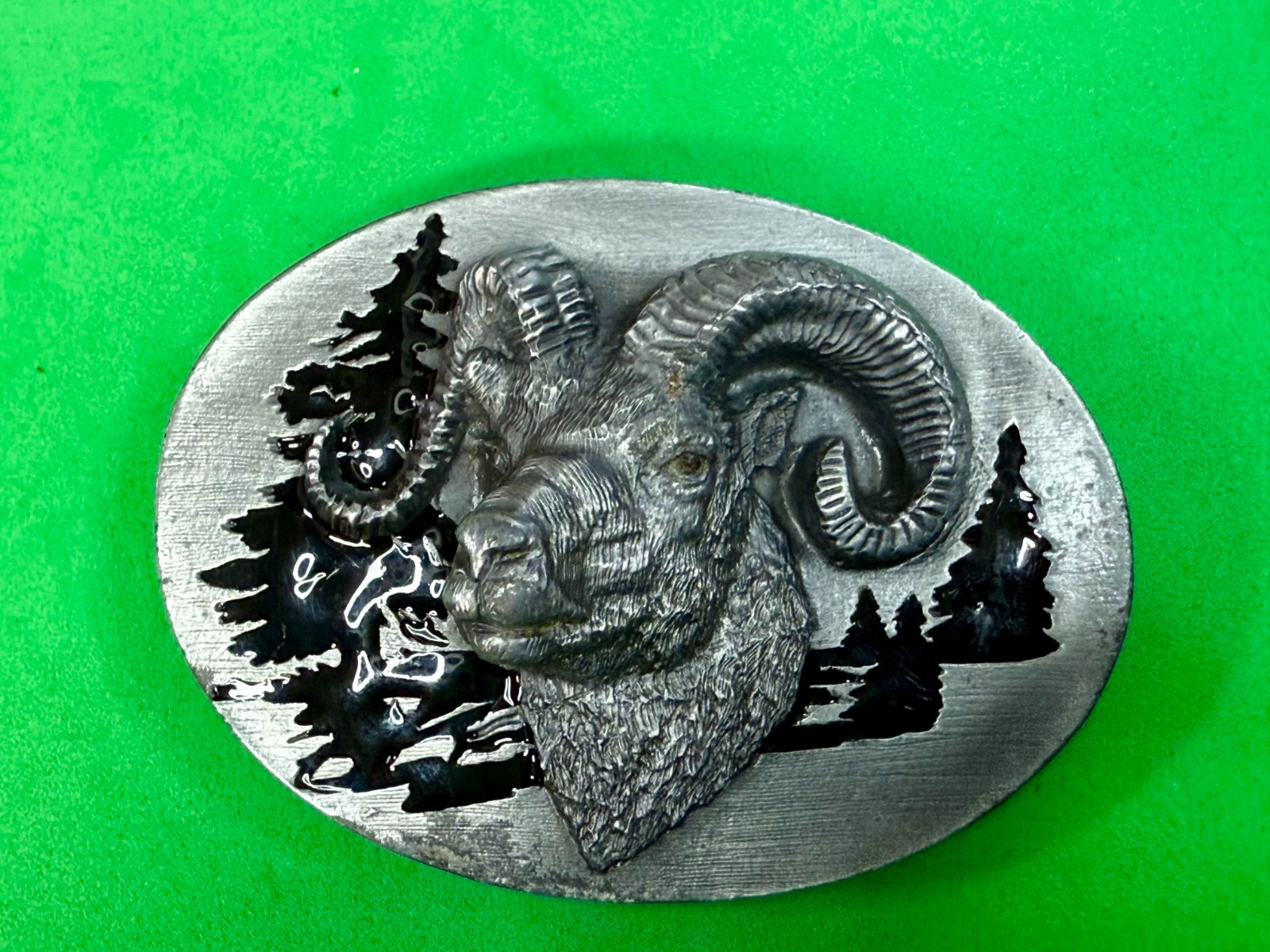 Bighorn Sheep Ram Raised 3D Vintage 1992 Siskiyou G-8 Oval Pewter Belt Buckle