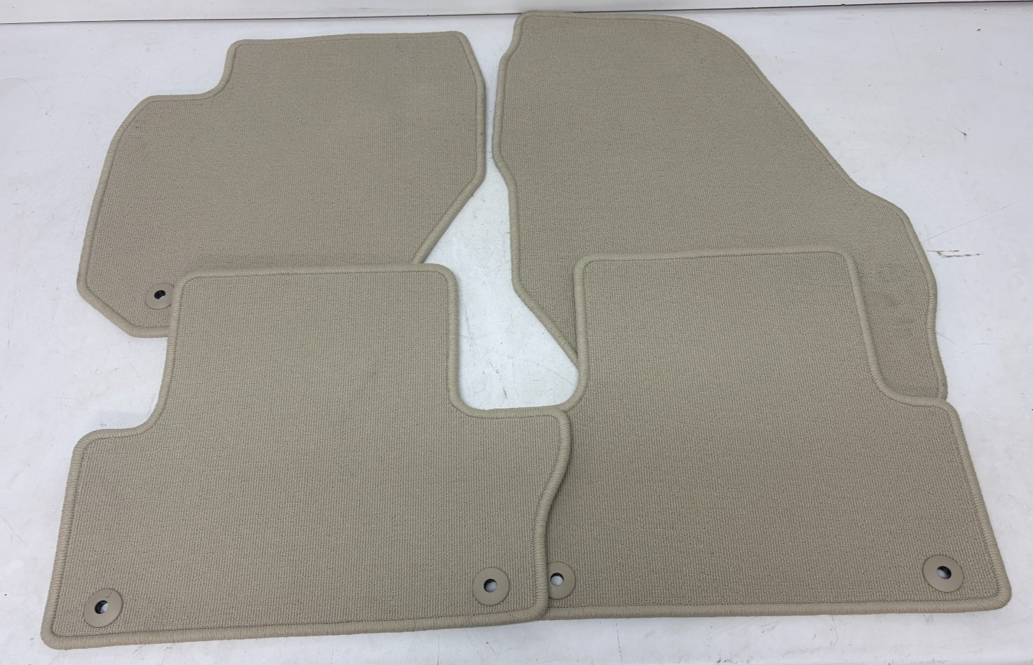 OEM Volvo XC60/V60 2010-2017 Beige Carpet Floor Mats EXCELLENT Fast Shipping