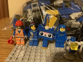 the LEGO Movie: Benny's Spaceship, Spaceship, Spaceship! (70816) + Bonus Figures