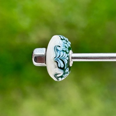 Trollbeads Unikat Eiche Glasperle Weihnachtsbaum grün creme Latte Art 