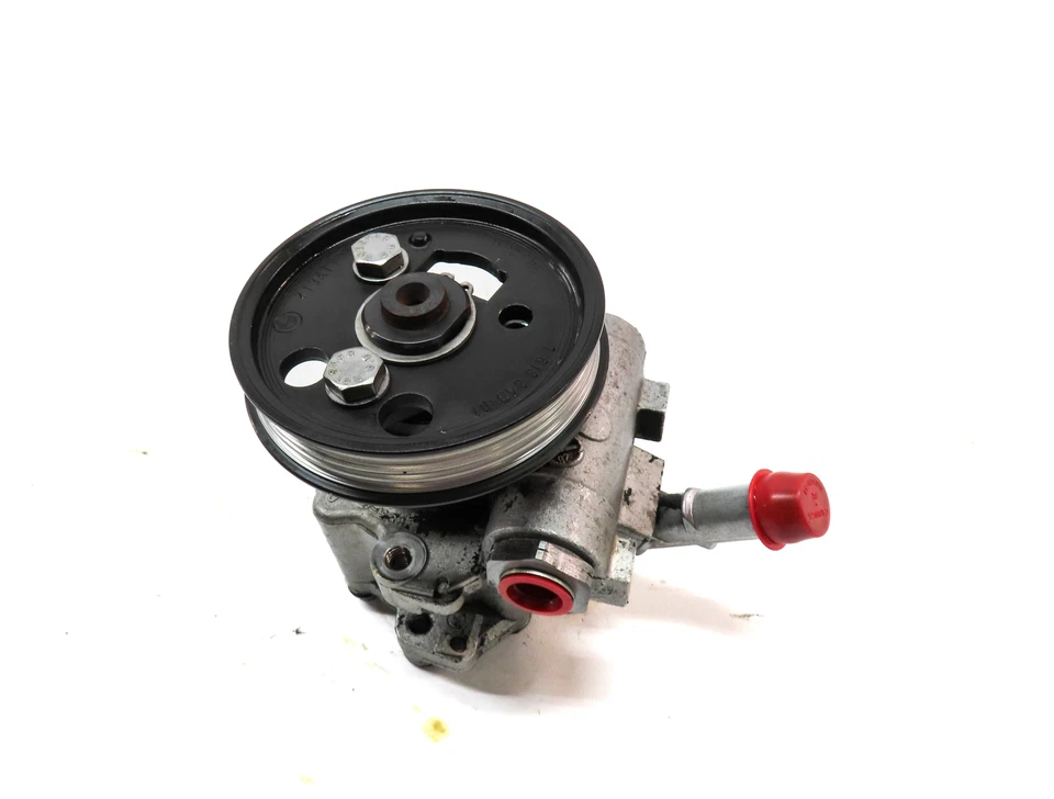 2012-2015 BMW X1 (E84) 2.0L (N20) двигатель усилитель рулевого насоса с шкивом (AWD) - Изображение 2 из 4