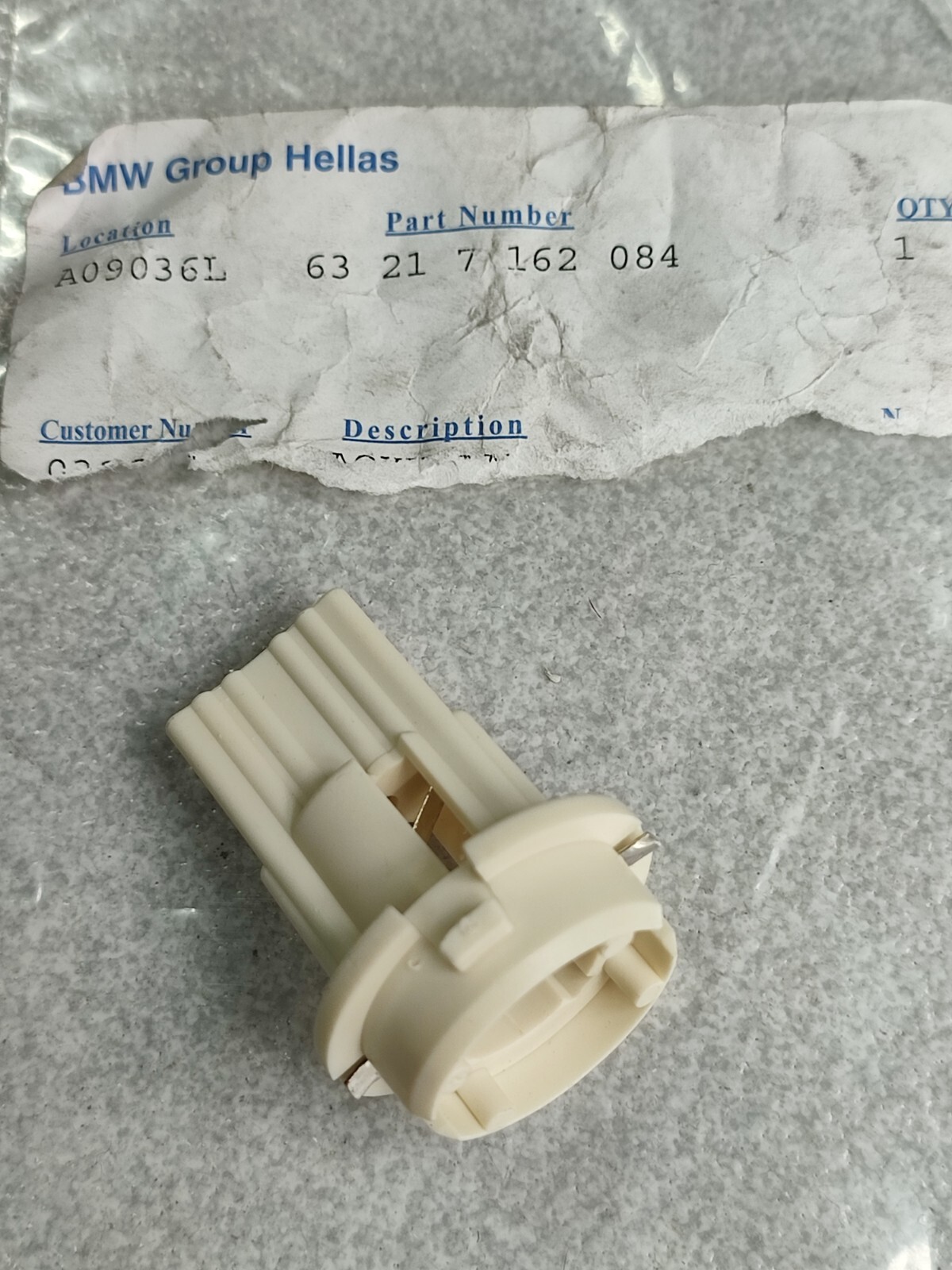 BMW E65-E66-E67 bulb socket rear light !!NEW!! GENUINE 63217162084  