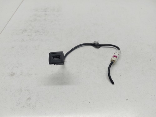 MERCEDES BENZ SLK R172 PRESA USB PORTA PRESA 2012 - Foto 2 di 13