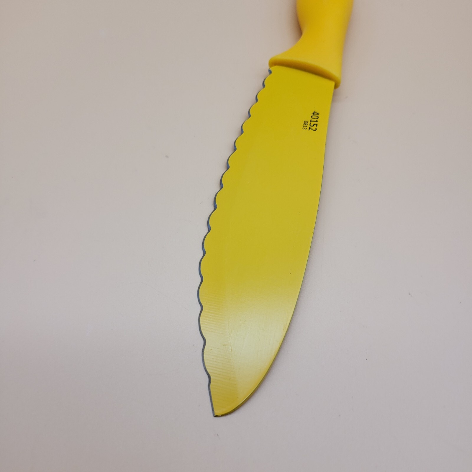 Cuisinart Serrated Utility Knife w/ Blade Cover 6.5 in Yellow (C550112